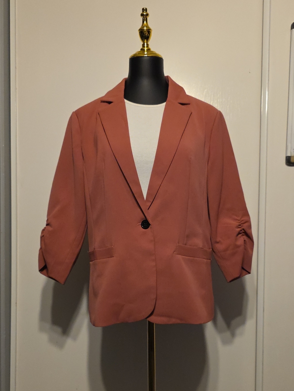 Amazon Women's Rose-Tinted Single-Button Blazer